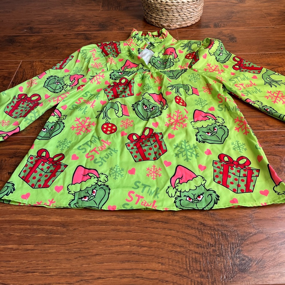 ✨Grinch Christmas Shirt✨